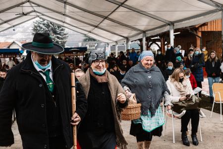 Dogodek - 130 Let -90